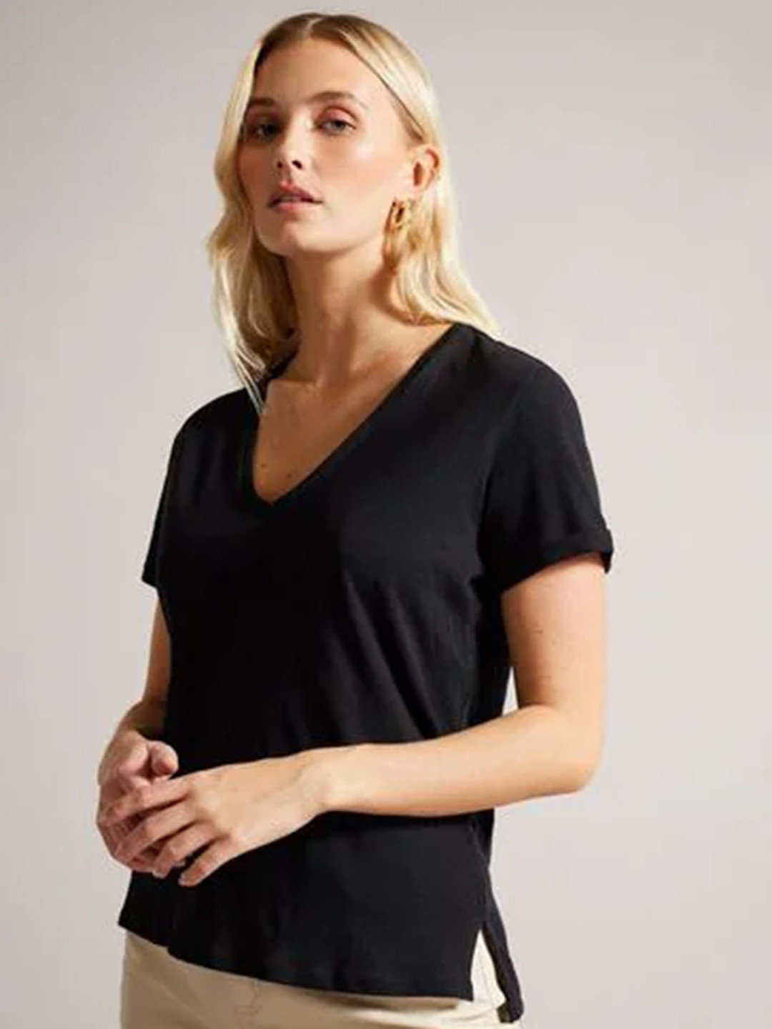 COLOR CAPITAL Extended Sleeves Top