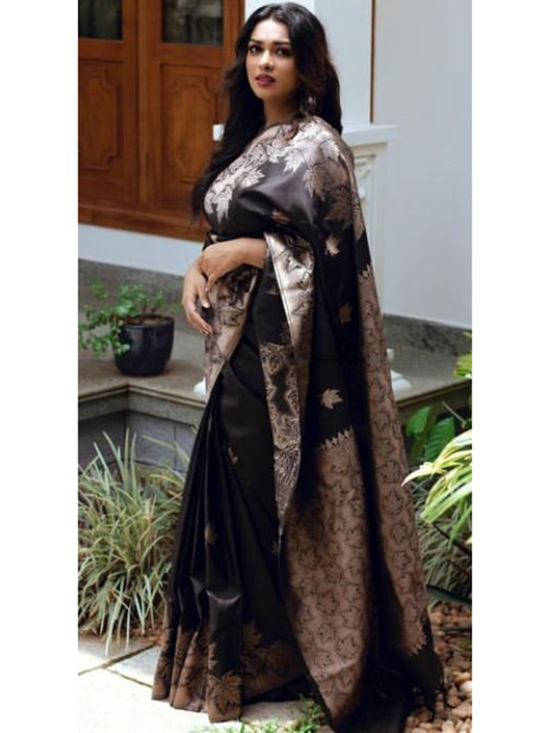 zinzraa Woven Design Zari Art Silk Banarasi Saree