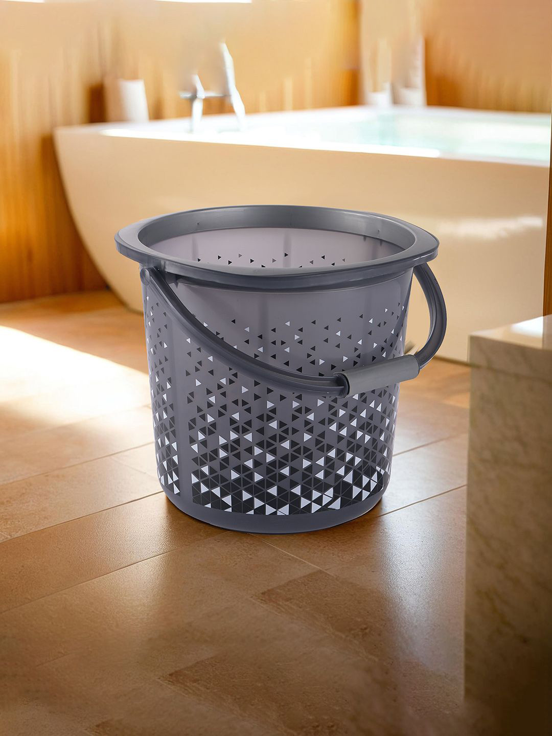Kuber Industries Black & White Abstract Printed Bucket-18 Litres