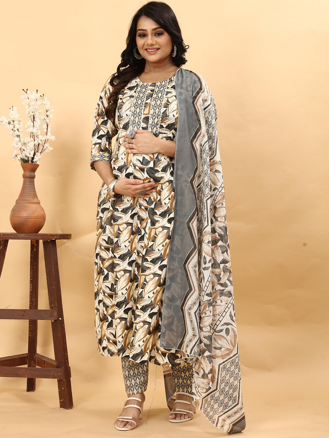 SKY FAB Women Ethnic Motifs Printed Pleated Gotta Patti Kurti with Trousers & With Dupatta