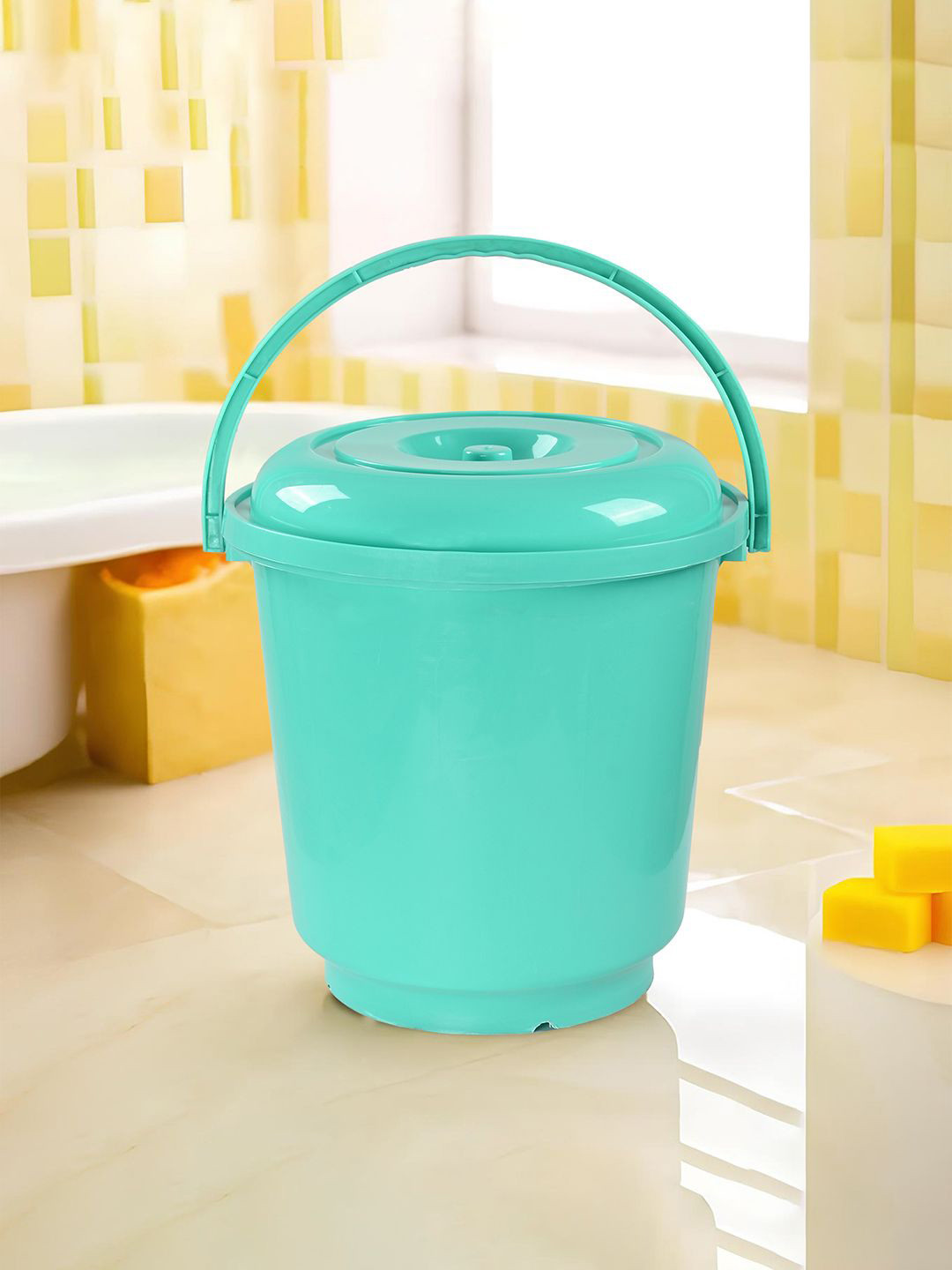 Kuber Industries Green 18L Bucket for Bathroom Kitchen & Home with Lid & Carry Handle