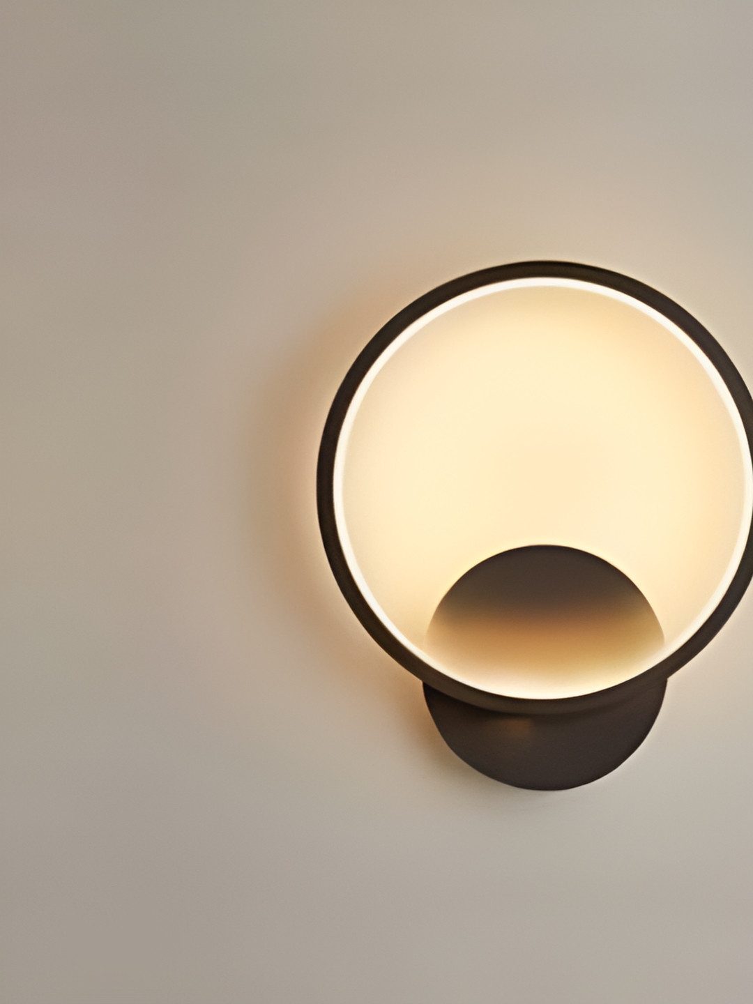 SHRI MAHAL ANTIQUES Black Metal Traditional Wall Lamp With Bulb Pack of 1