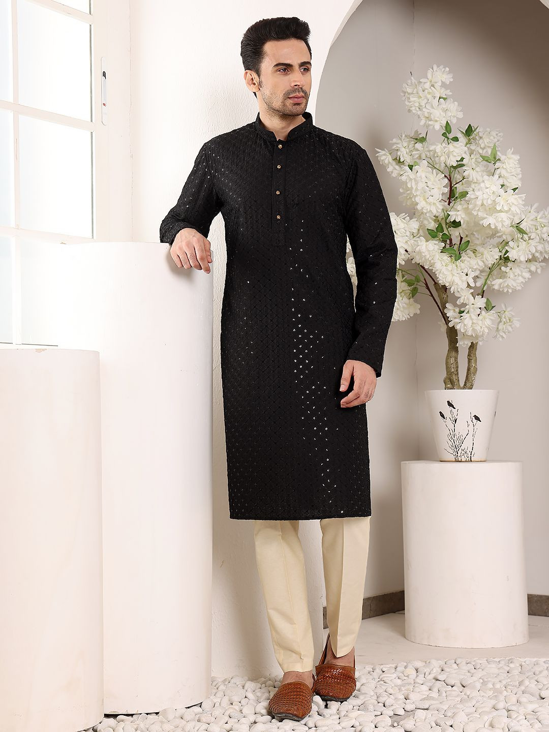 MULTI SHADES Men Ethnic Motifs Regular Thread Work Kurta with Pyjamas
