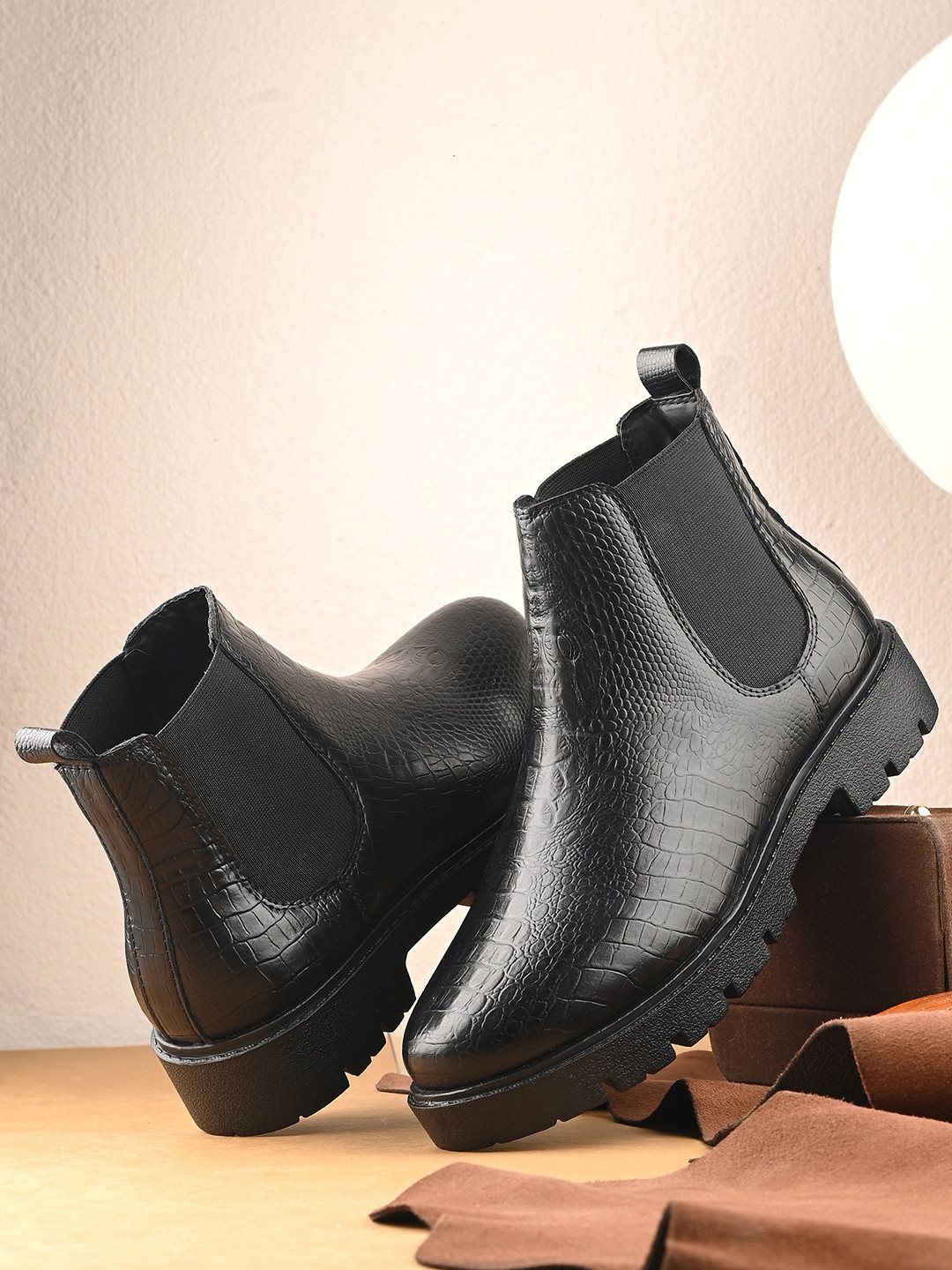 El Paso Women Textured Block-Heeled Chelsea Boots