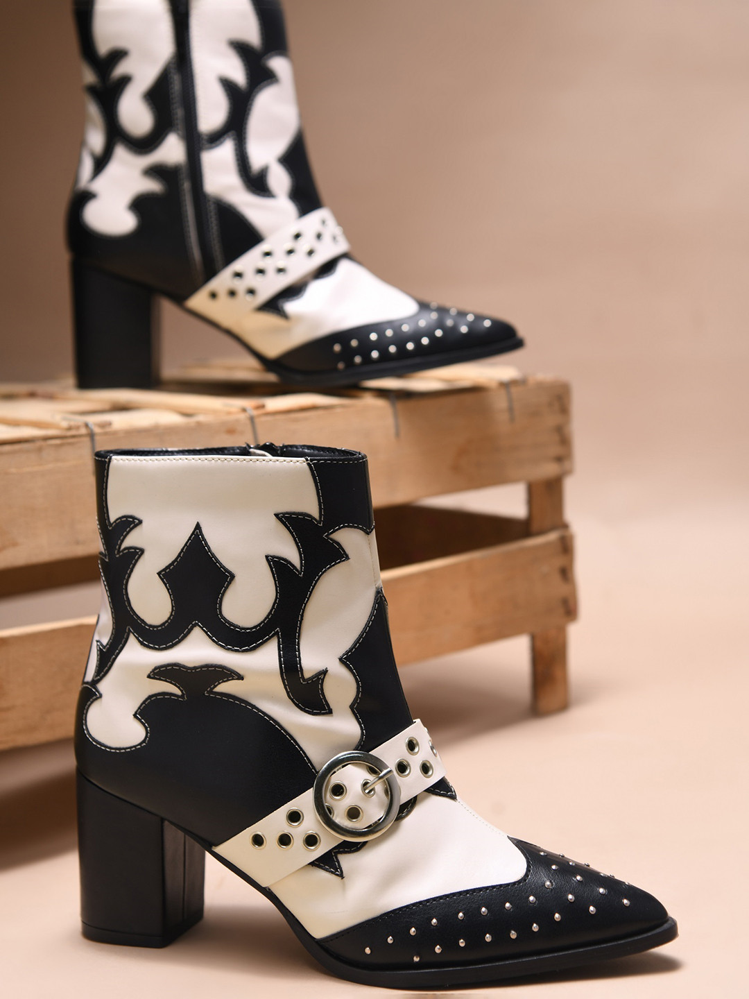 THE WHITE POLE Women Colourblocked Block Heel Knee Length Boots