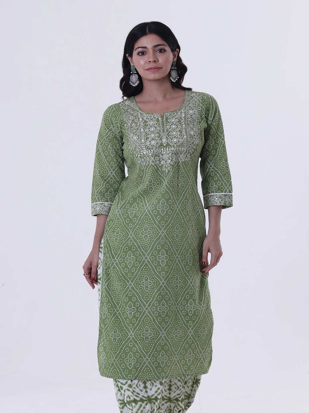 TJORI Women Paisley Thread Work Kurta
