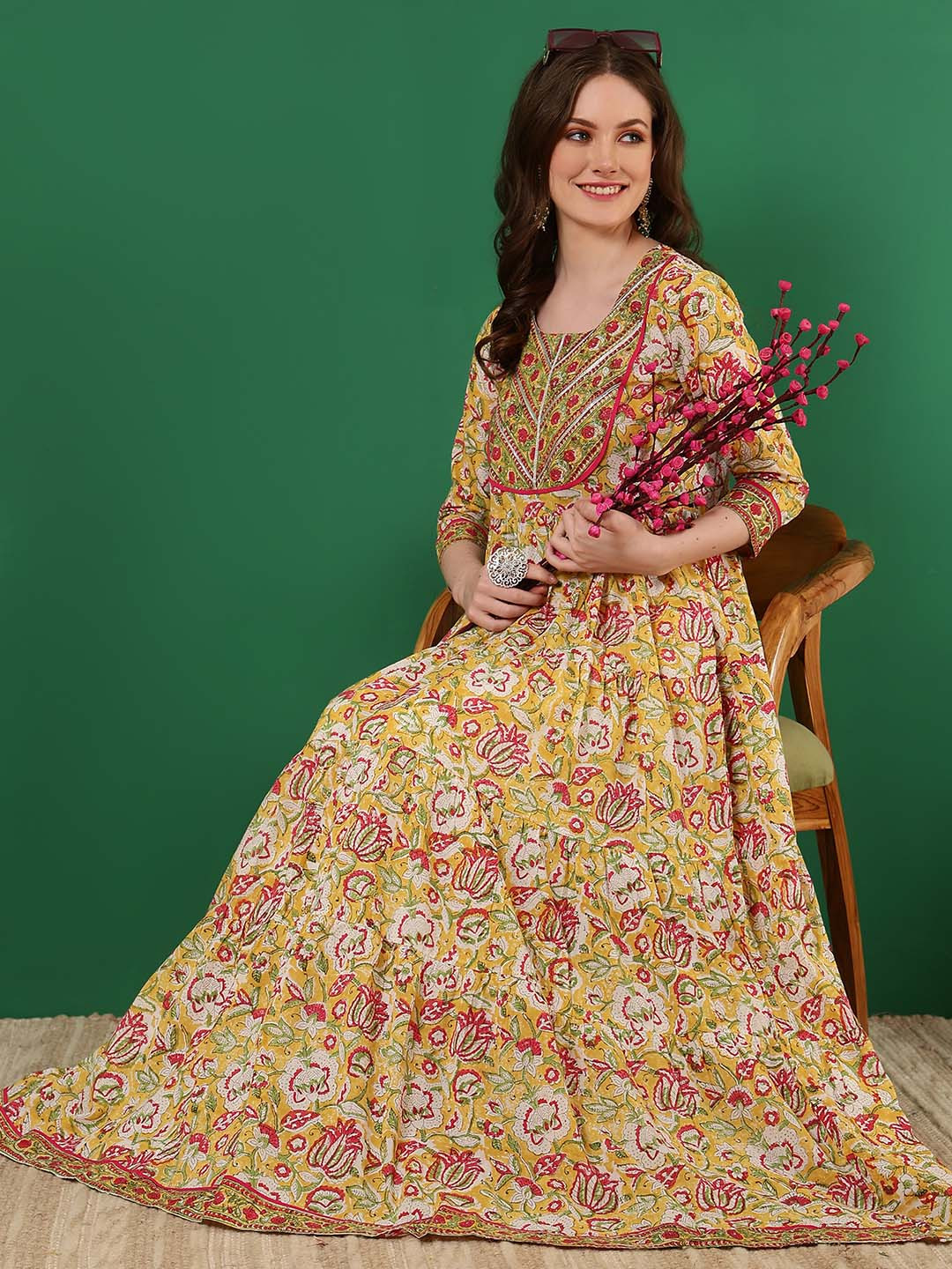 GLAM ROOTS Women Paisley Printed Flared Sleeves Tiering Anarkali Kurta