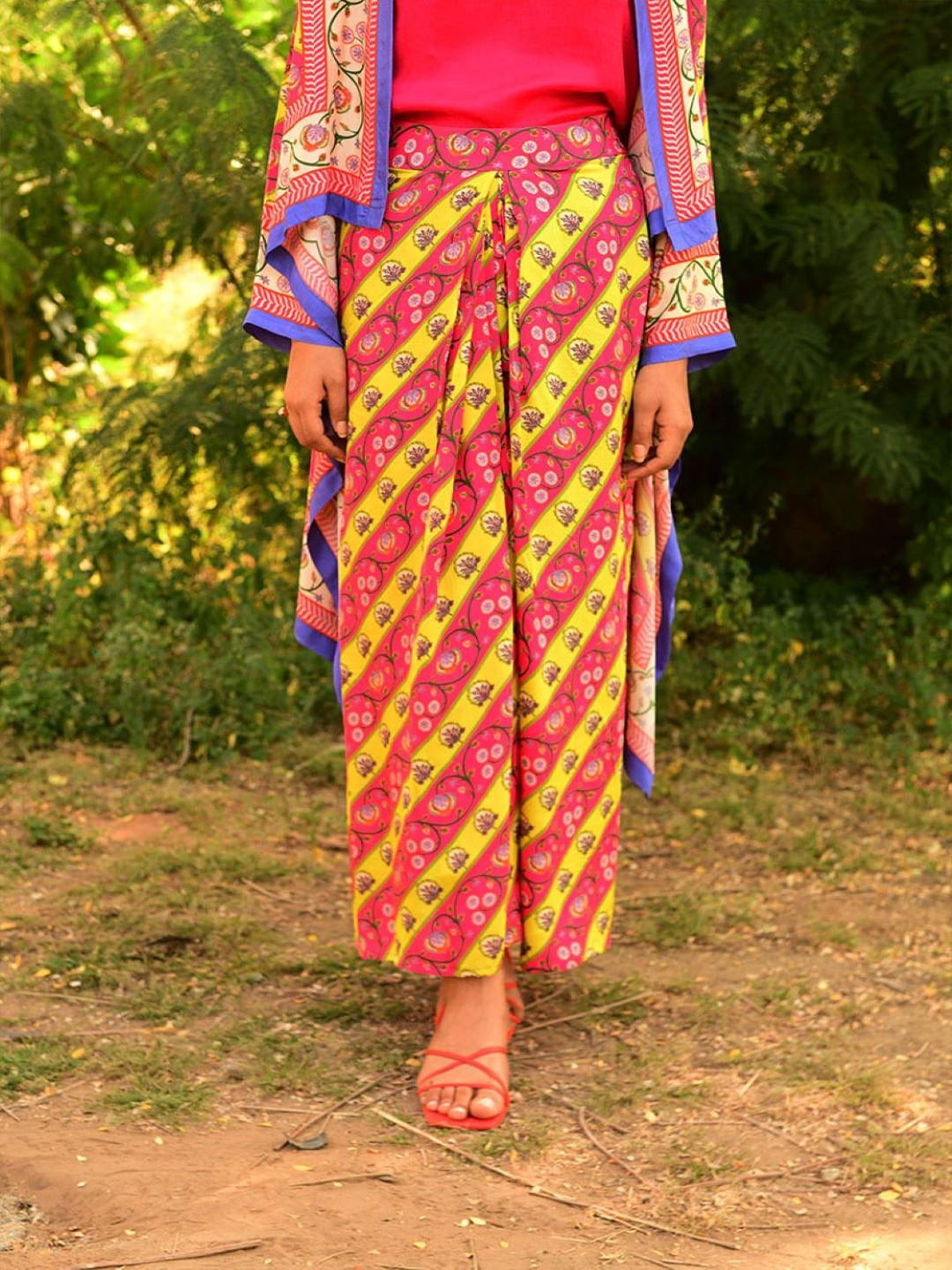 SWATI VIJAIVARGIE Printed Shoulder Straps Pure Silk Camisole With Skirt & Shrug