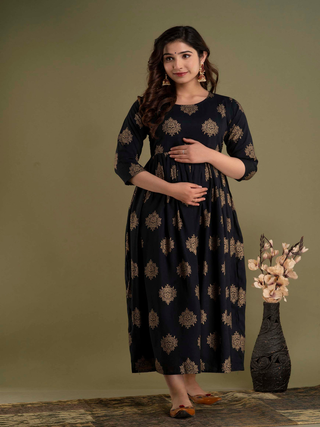 Mialo fashion Printed Flared Midi Maternity Dress