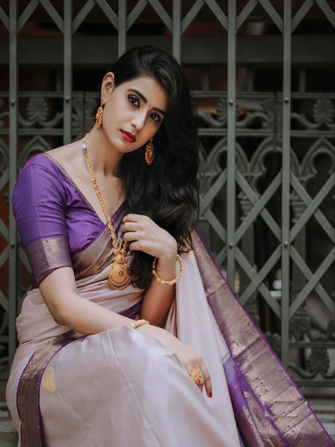zinzraa Woven Design Kanjeevaram Saree