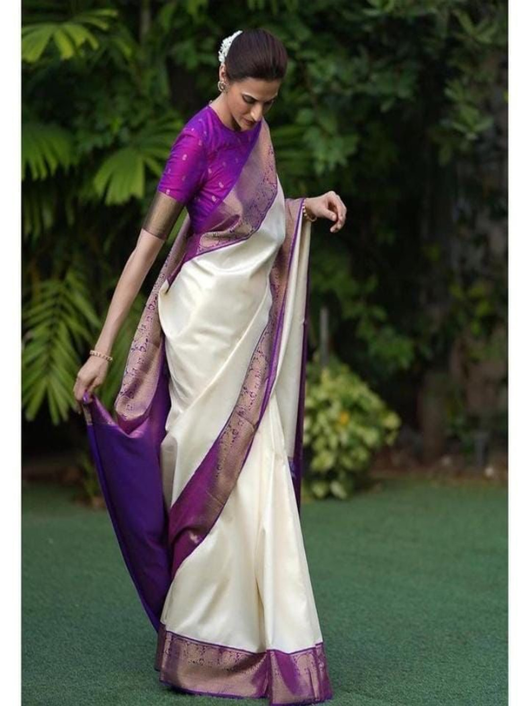 LeeliPeeri Designer Woven design Zari Saree