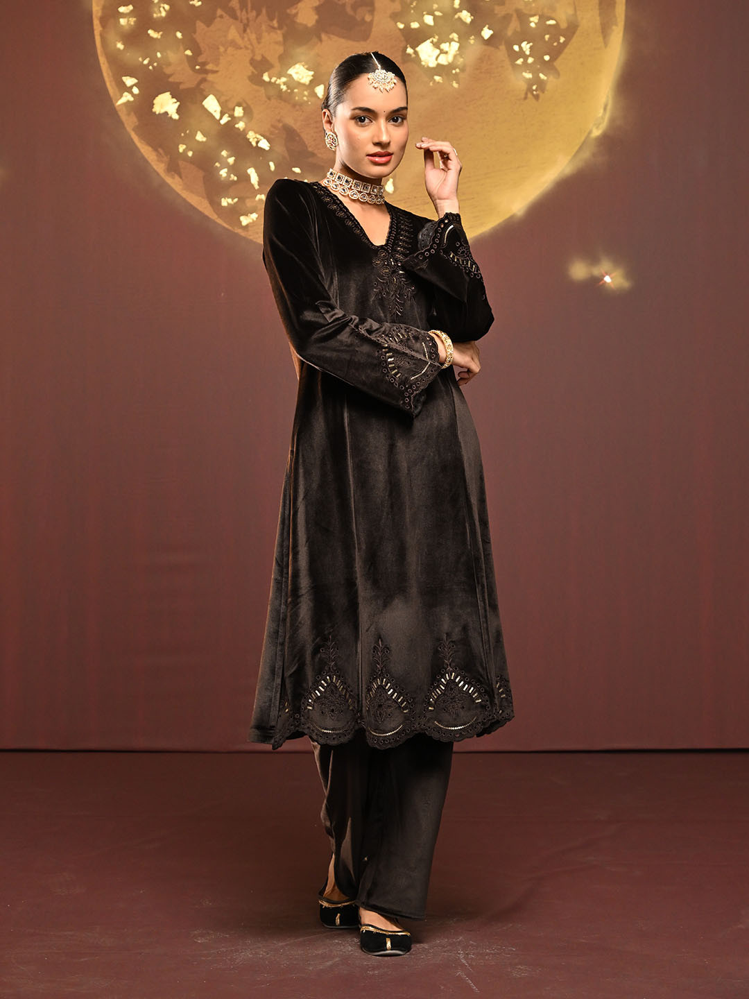 Lakshita Embroidered Velvet Tunic With Trouser
