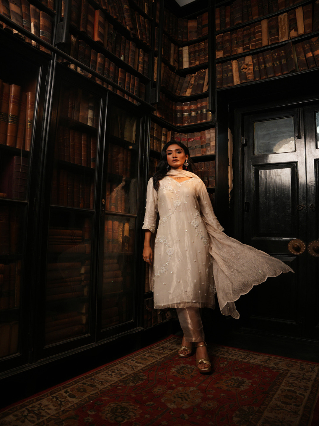 MIDUSHI BAJORIA Floral Embroidered Kurta with Salwar & Dupatta