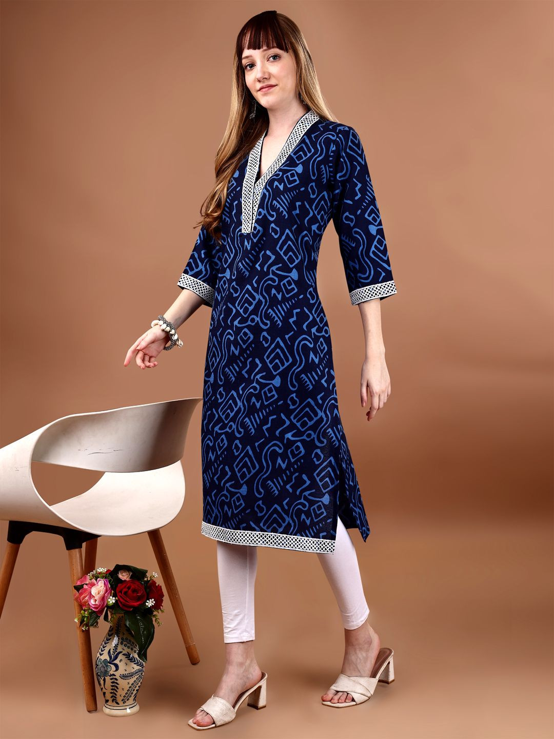 valdona Women Navy Blue Printed Straight Kurta