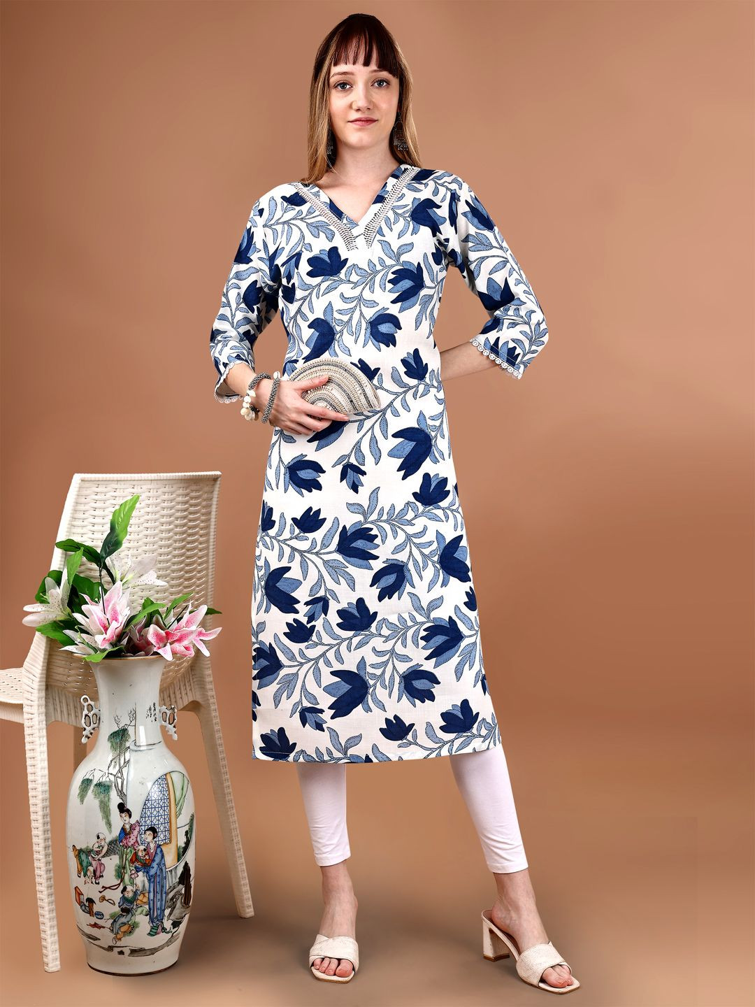 valdona Women White Cotton V-Neck Floral Kurta