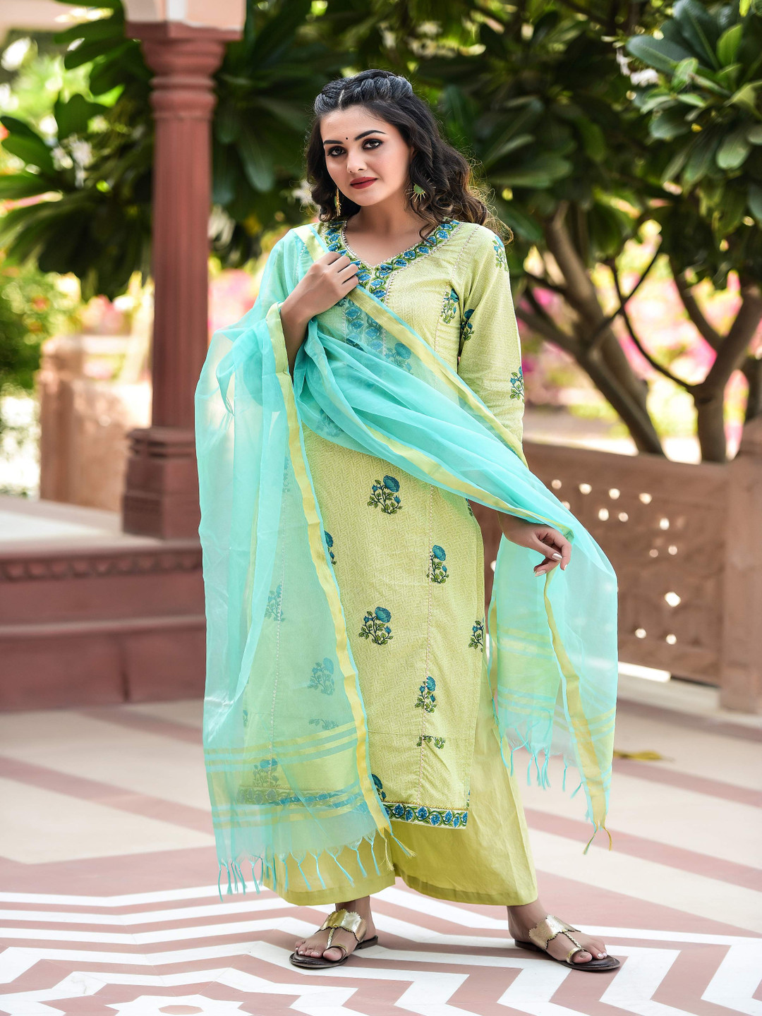 Anastay Clothing Women Floral Printed Qc Completed Regular Kurta with Palazzos & Dupatta