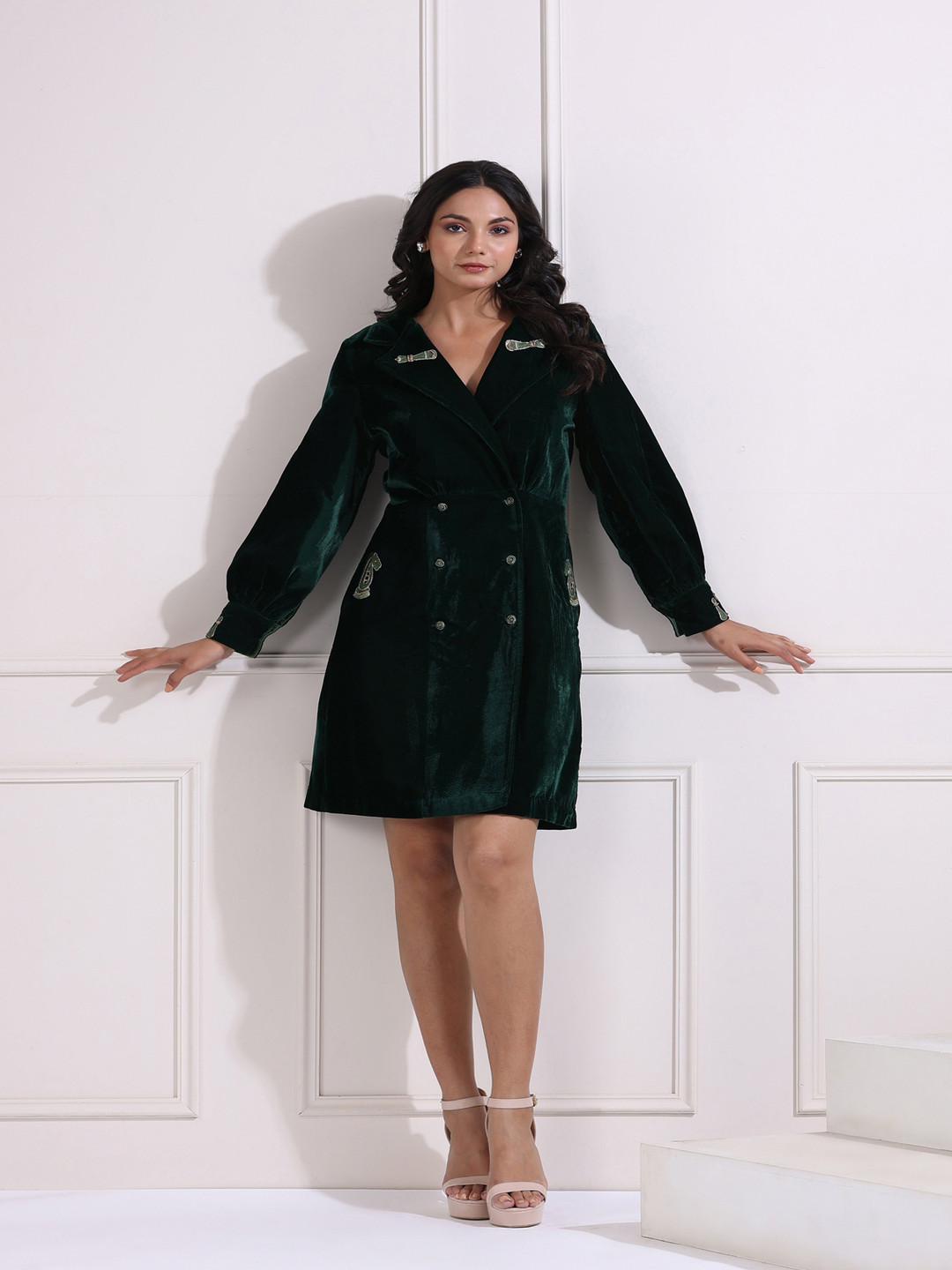 AMOREE Embroidered Cuffed Sleeve Velvet Blazer Dress