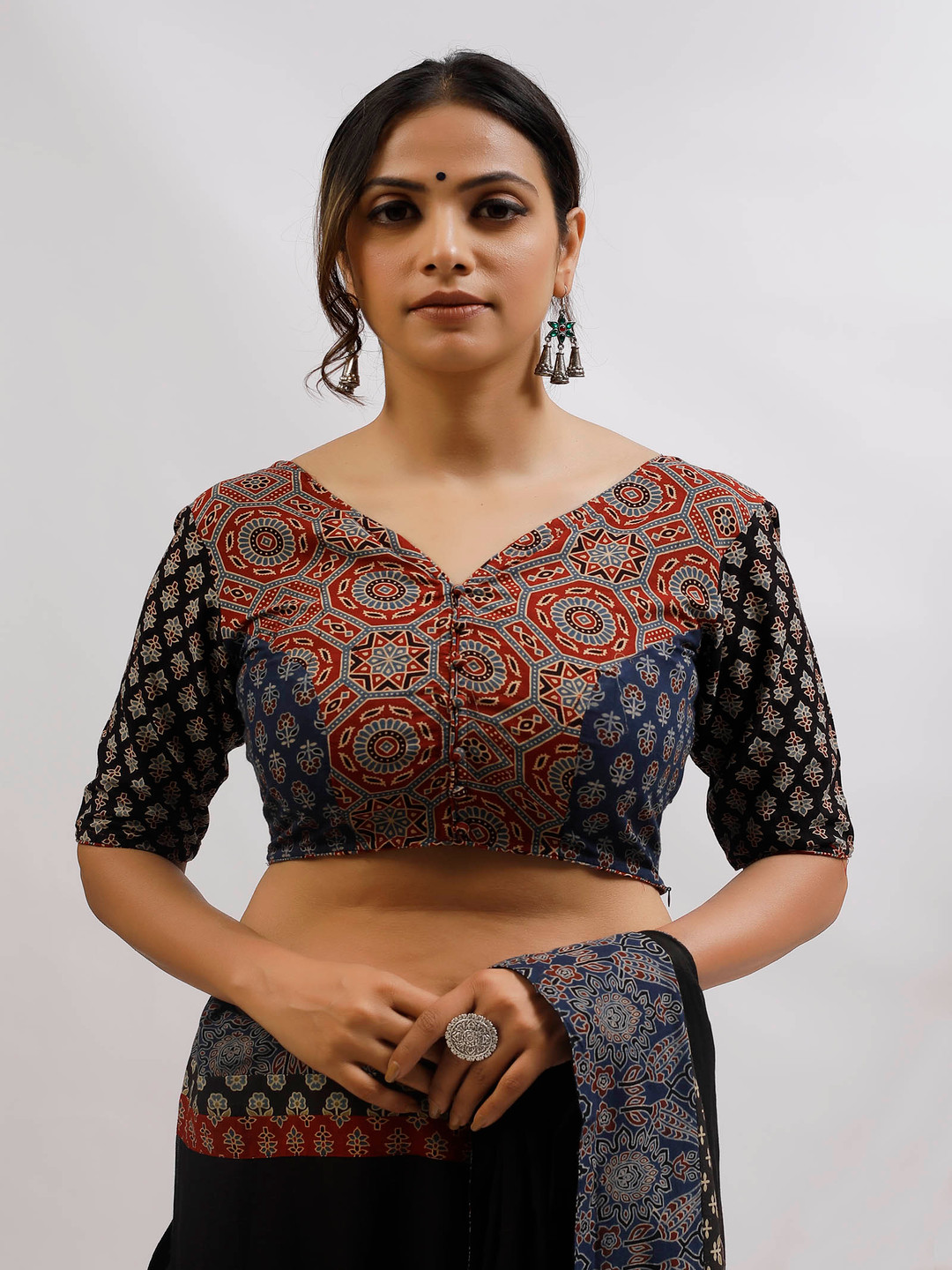 TJORI Women Printed Front Open V Neck Cotton Saree Blouse