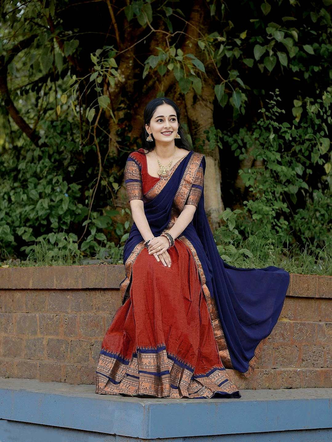 MANMOHITSAREE Woven Design Zari Semi-Stitched Lehenga & Unstitched Blouse With Dupatta