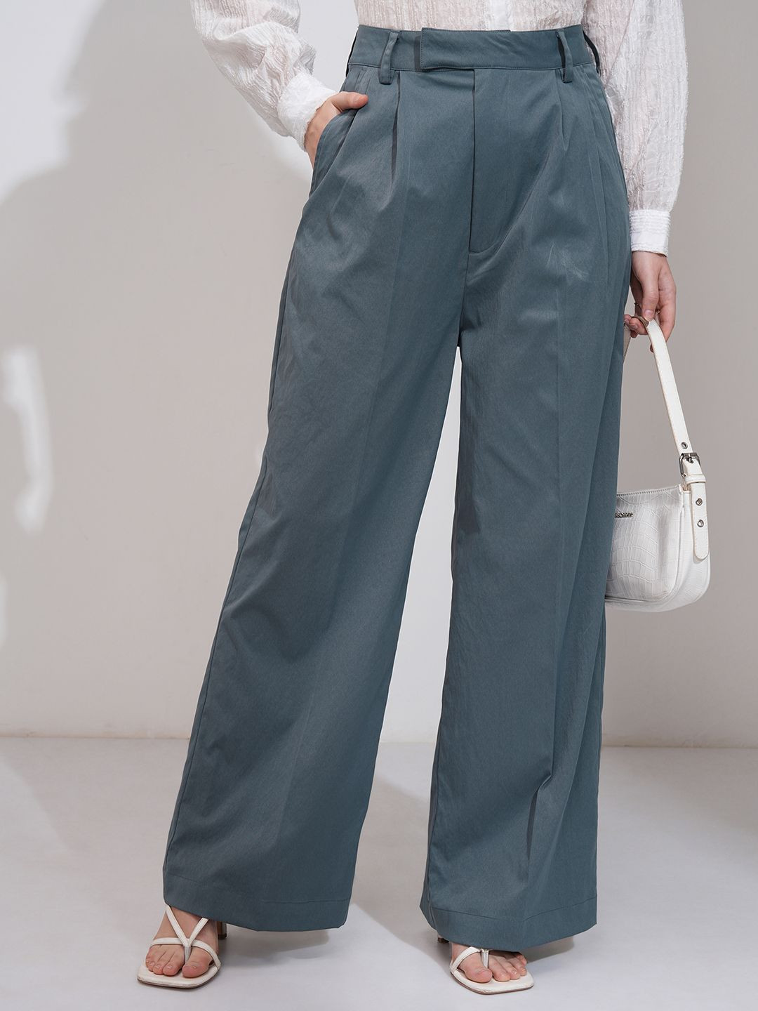 CHIC BY TOKYO TALKIES Women Straight Pant With Back Flap Pockets