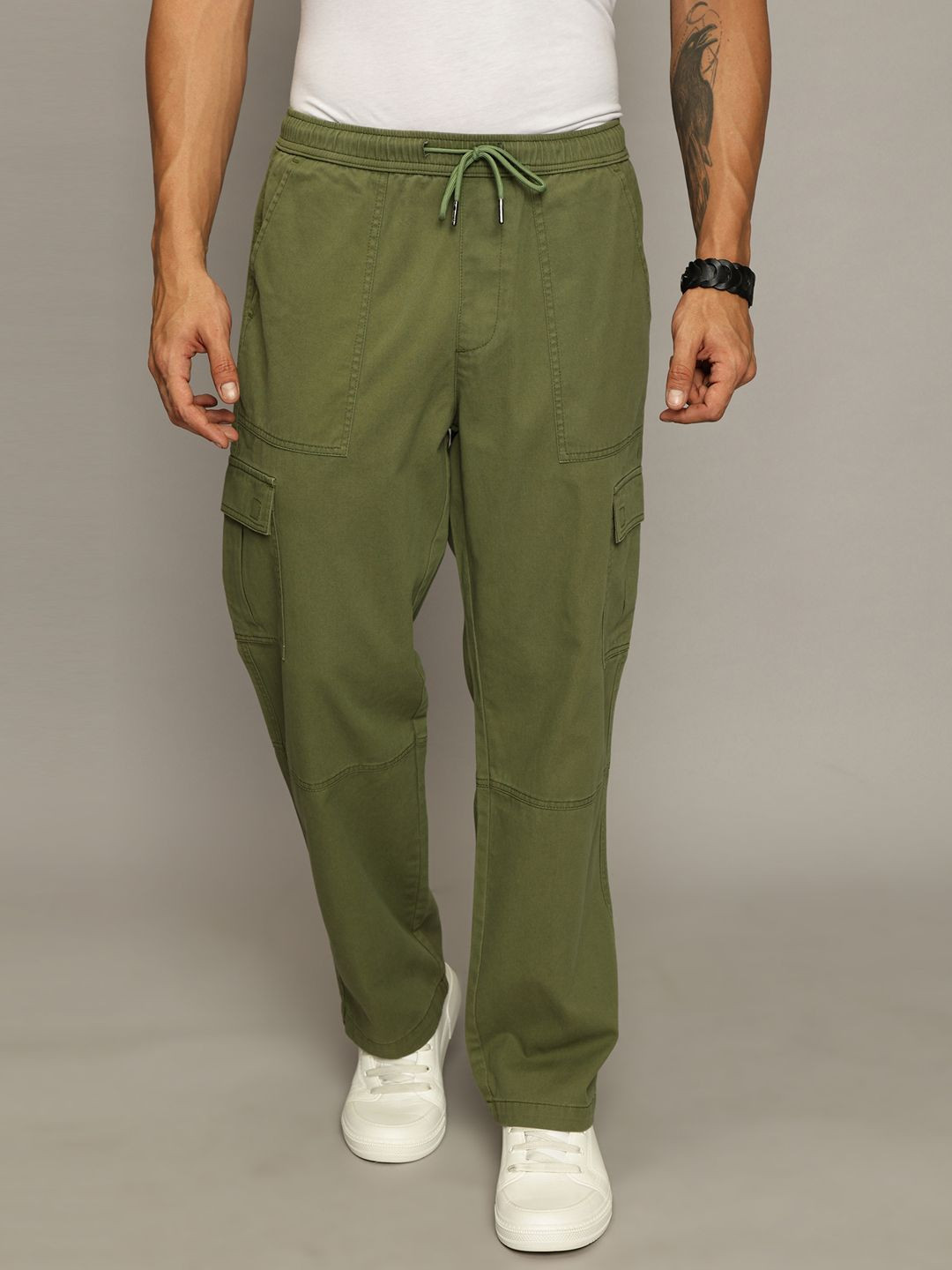 The Roadster Lifestyle Co Men Cotton Casual Cargo Loose Fit Trousers