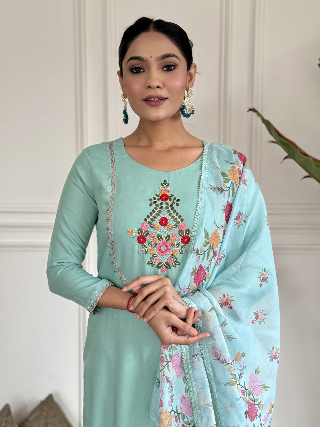 CHANDALIYO Floral Embroidered Straight Thread Work Kurti with Trousers And Dupatta