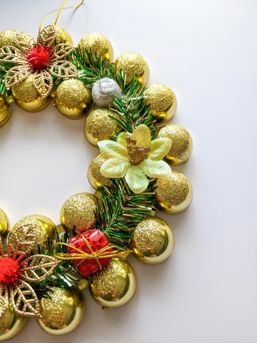 CraftVatika Green Wreath Artificial Garland For Front Door