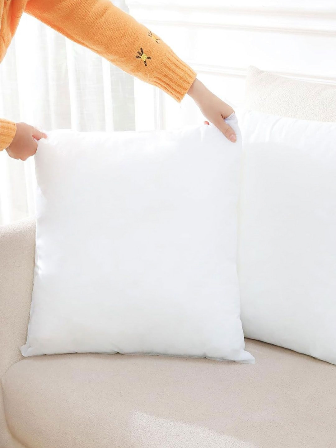 LUXEHOME INTERNATIONAL White Square Lightweight Cushion