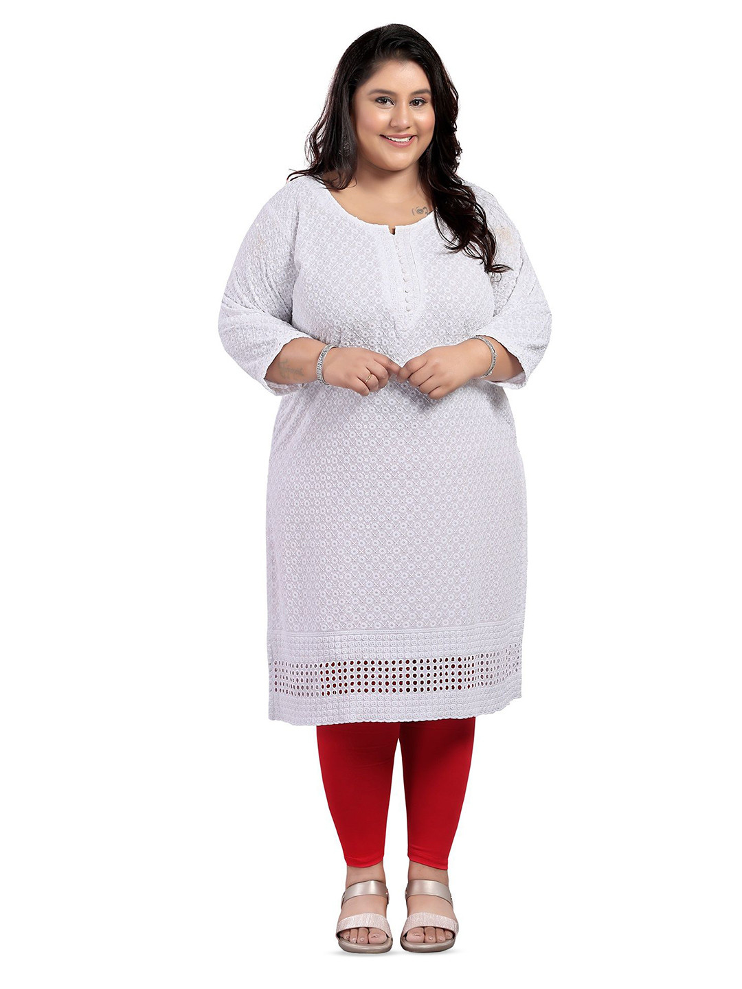 DREAM & DZIRE Plus Size Floral Embroidered Chikankari Straight Kurta