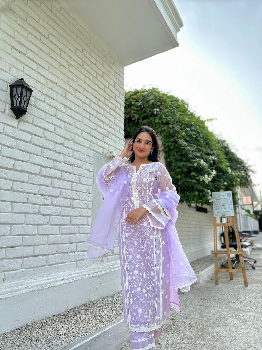 Bought First Floral Embroidered Notch Neck Organza Straight Kurta With Trousers & Dupatta