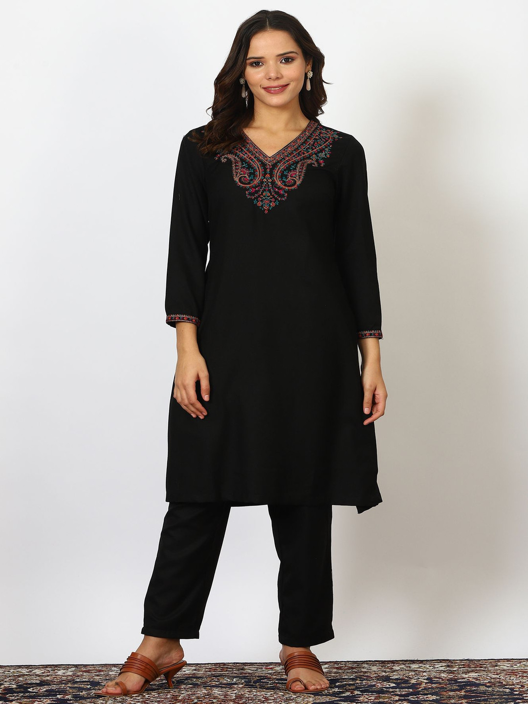 W Floral Embroidered Thread Work V-Neck Straight Kurta With Trouser