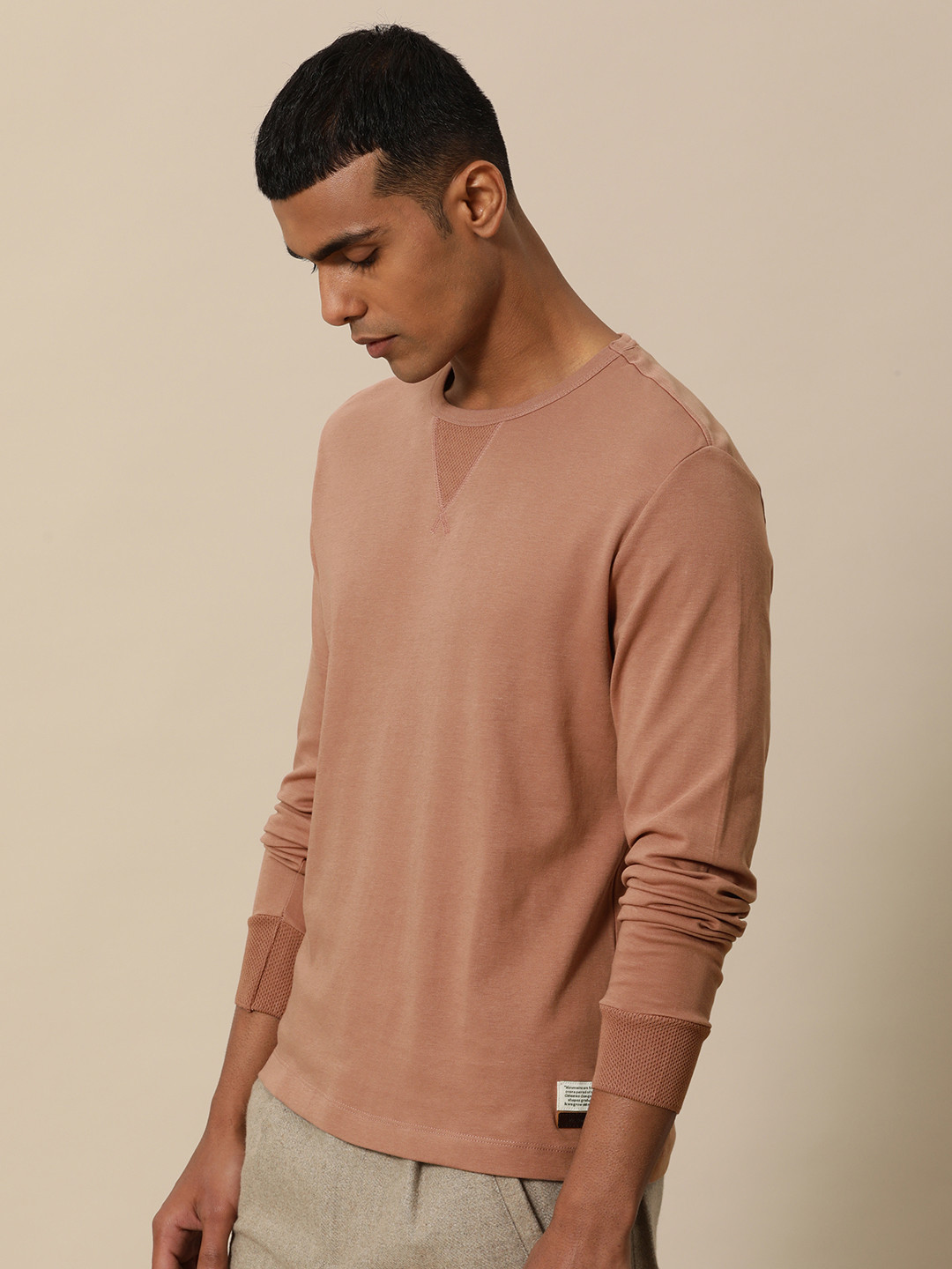 Mr Bowerbird Men Rose Regular Fit Pure Cotton V Patch T-shirt