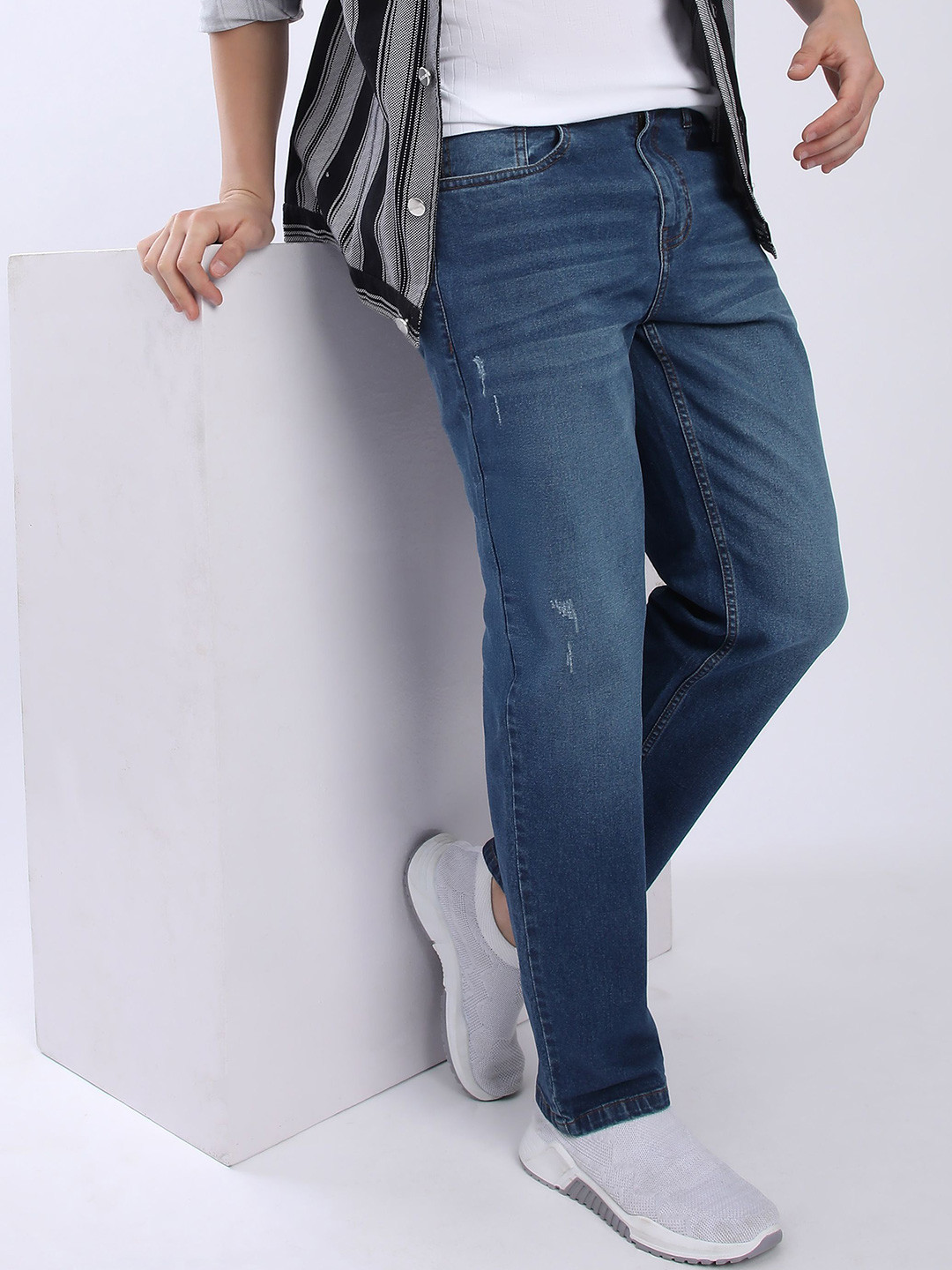 Beyoung Men Whisker Regular Fit Jeans