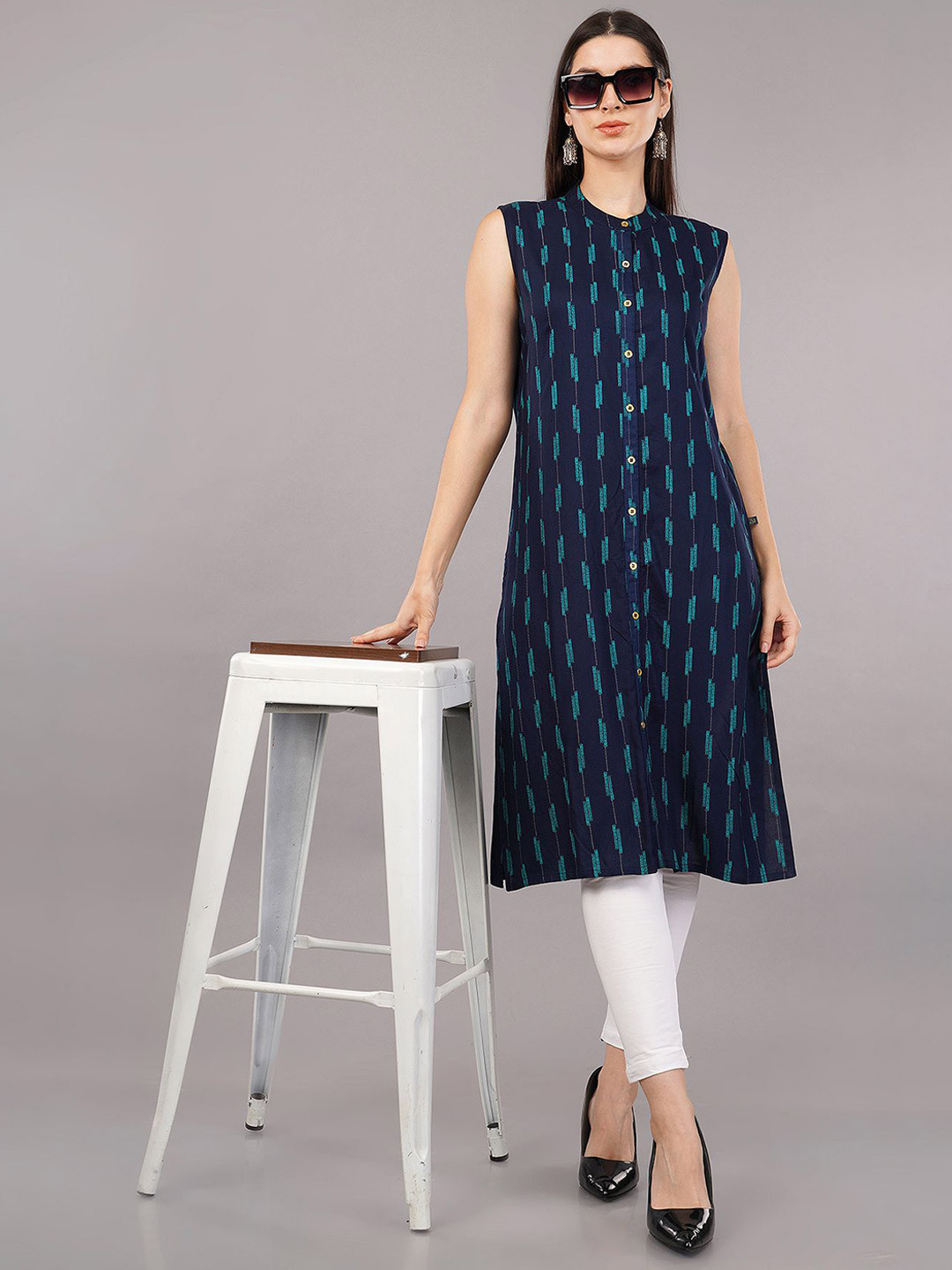 Avaasa Buy Shruthi Geometric Printed Band Collar Straight Kurta