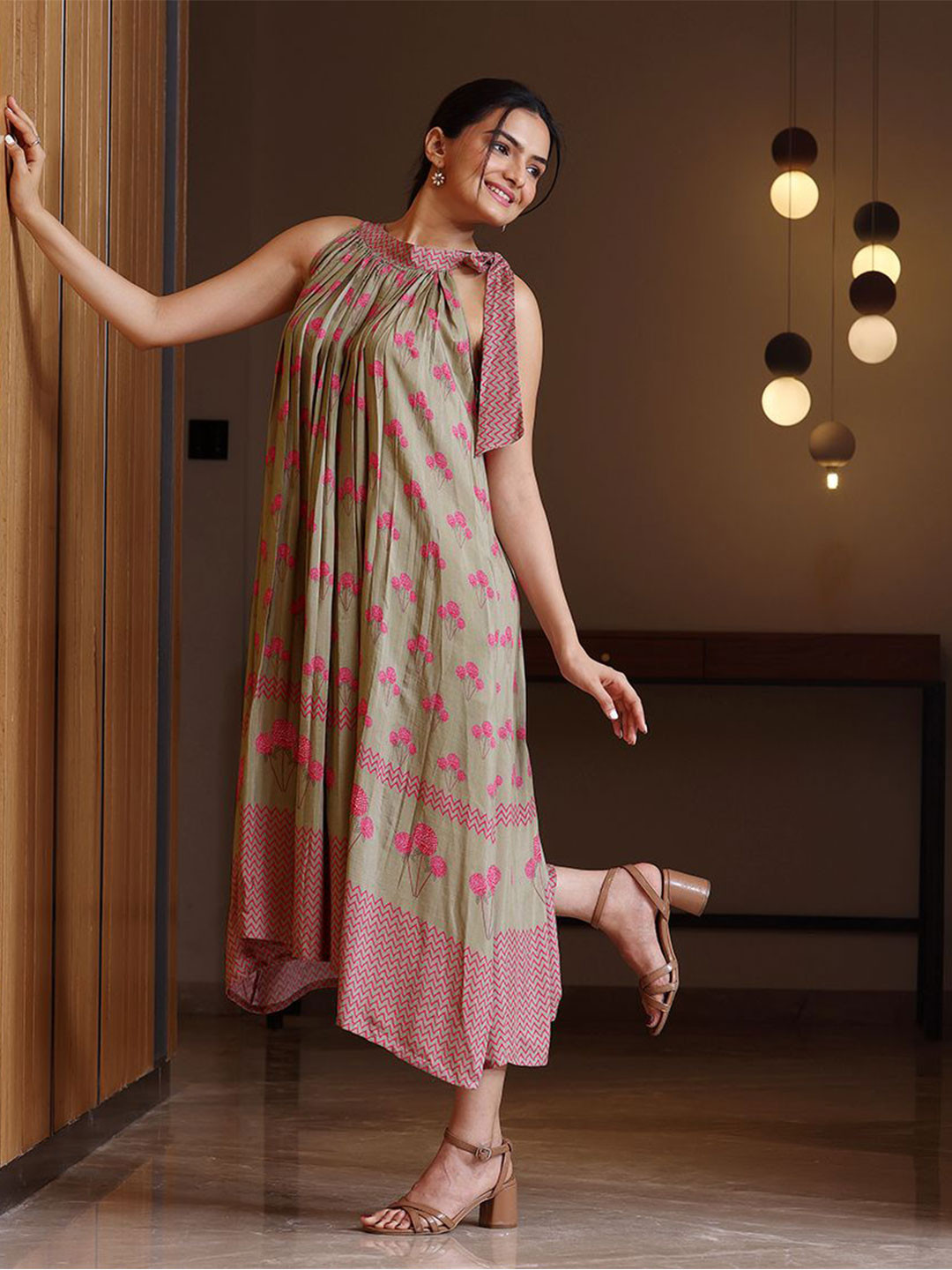 SUKRUTI DESIGN Dahlia Floral Print Halter Neck Shift Midi Dress