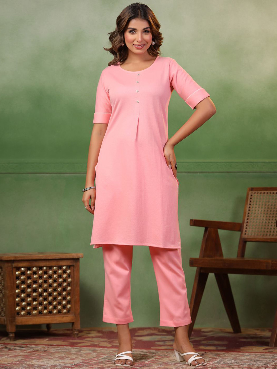 Span Women Regular Kurti with Trousers