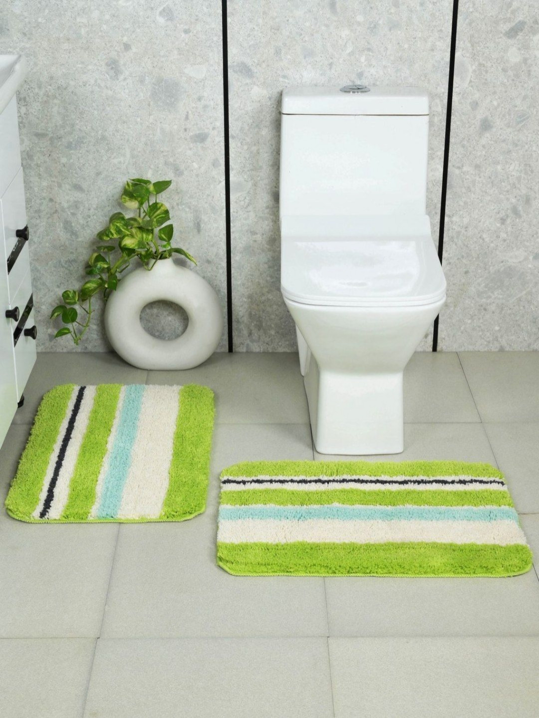 Saral Home 2Pcs Green & White Striped Microfibre 2200 GSM Anti-Skid Bath Rugs