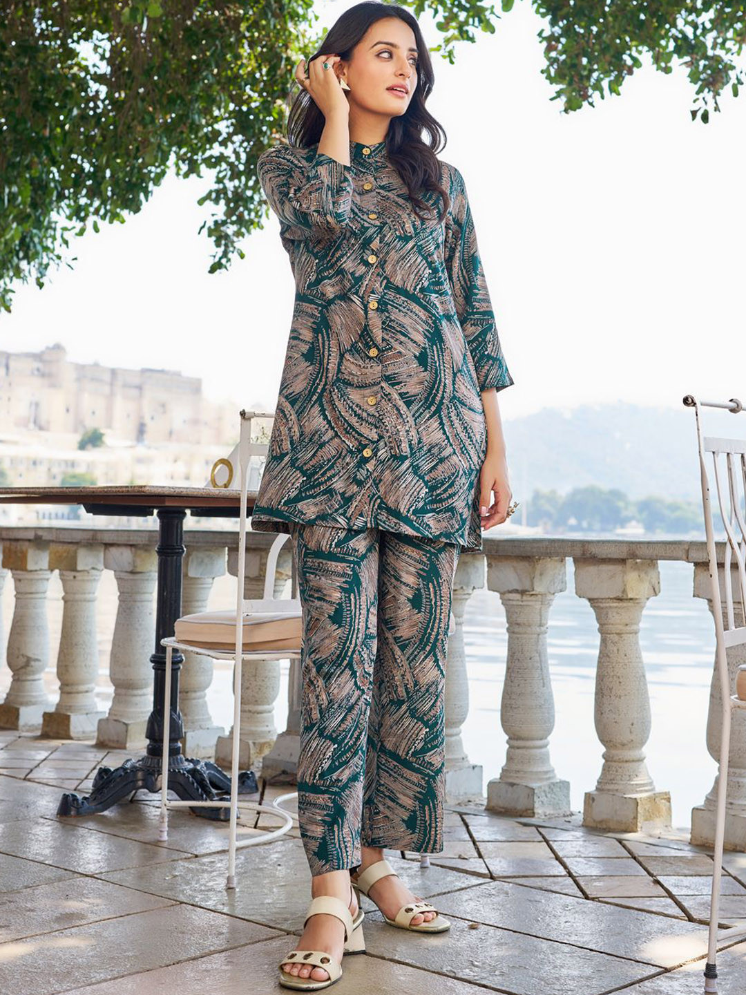 VIBE VISION Printed Shirt & Trousers Co-Ords