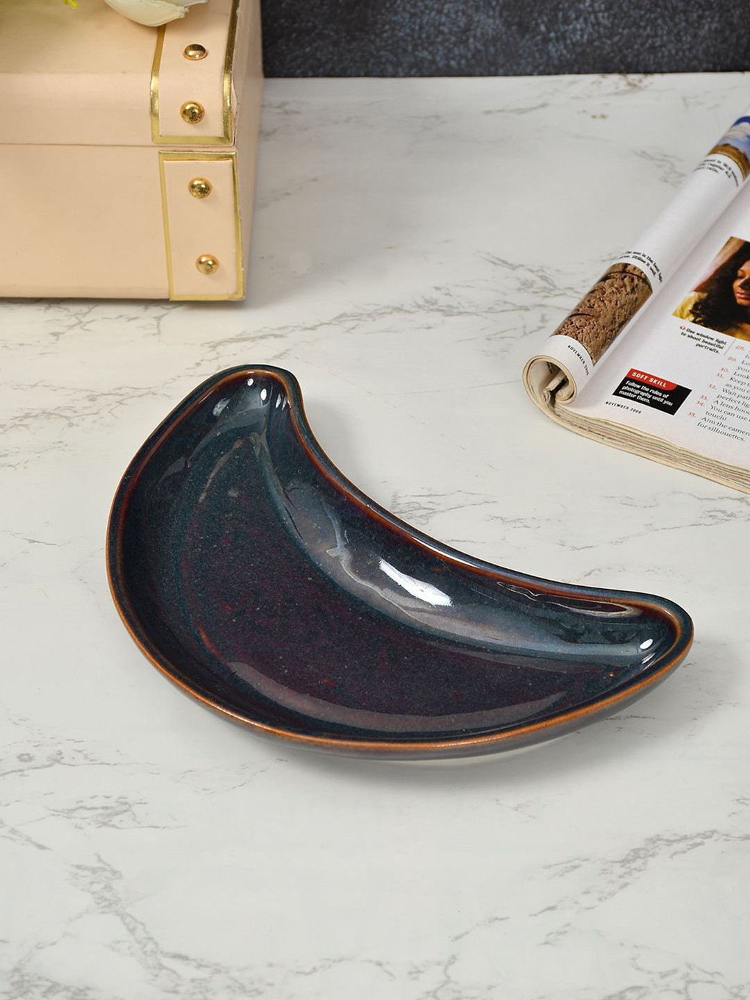 CLIO'S HERITAGE STORE Black Ceramic Food Platter