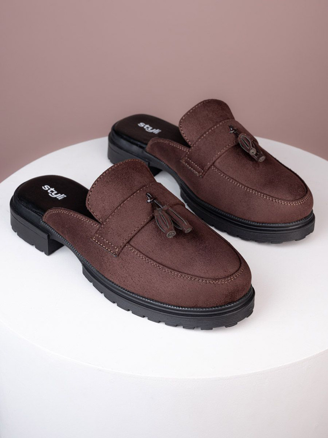 Styli Men Solid Faux Suede Chunky Mules with Tassel