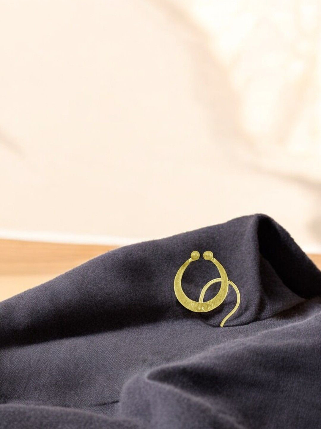 Sangria Crescent Moon Stud Nosepin