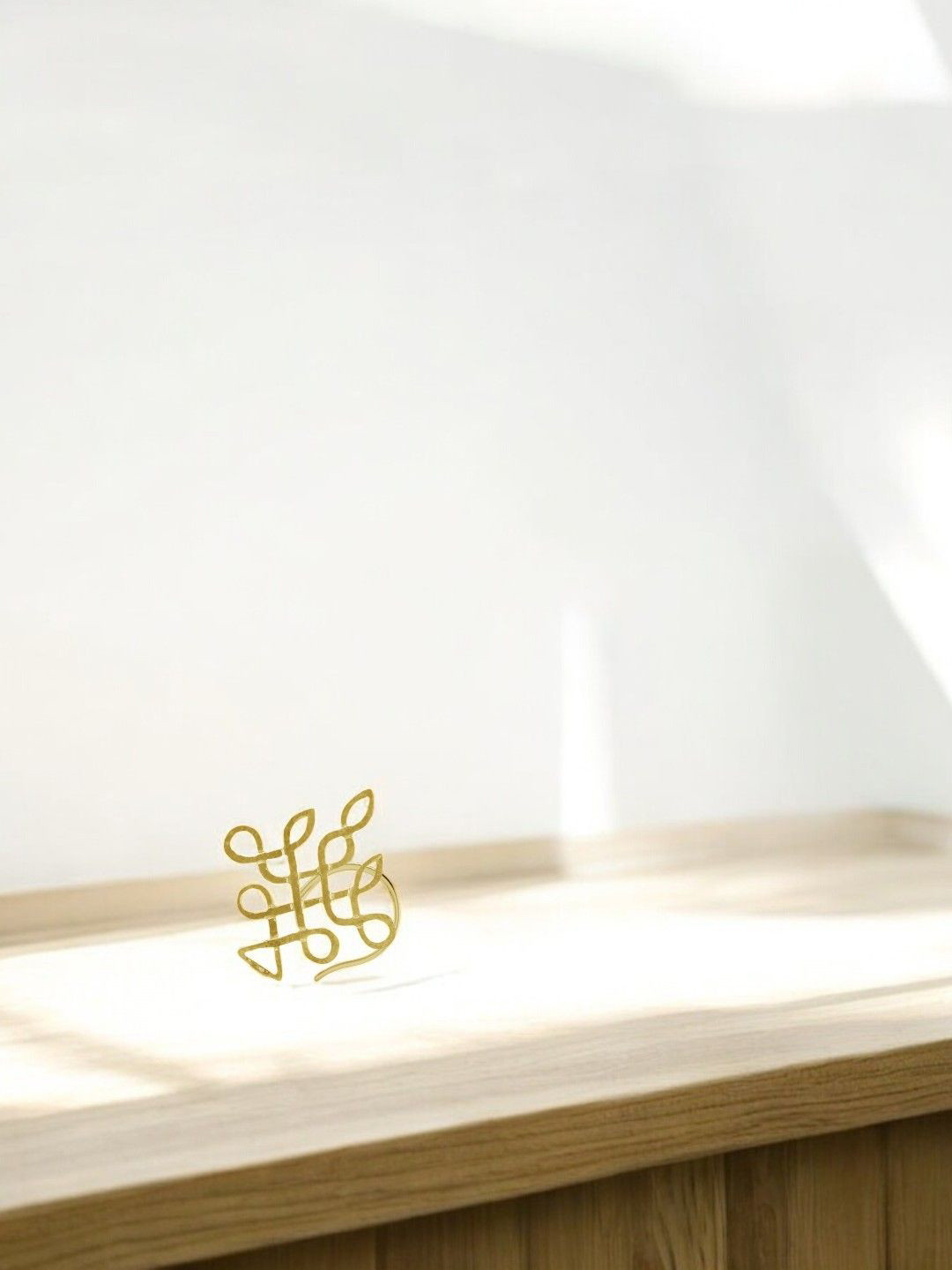 Sangria Kolam Stud Nosepin