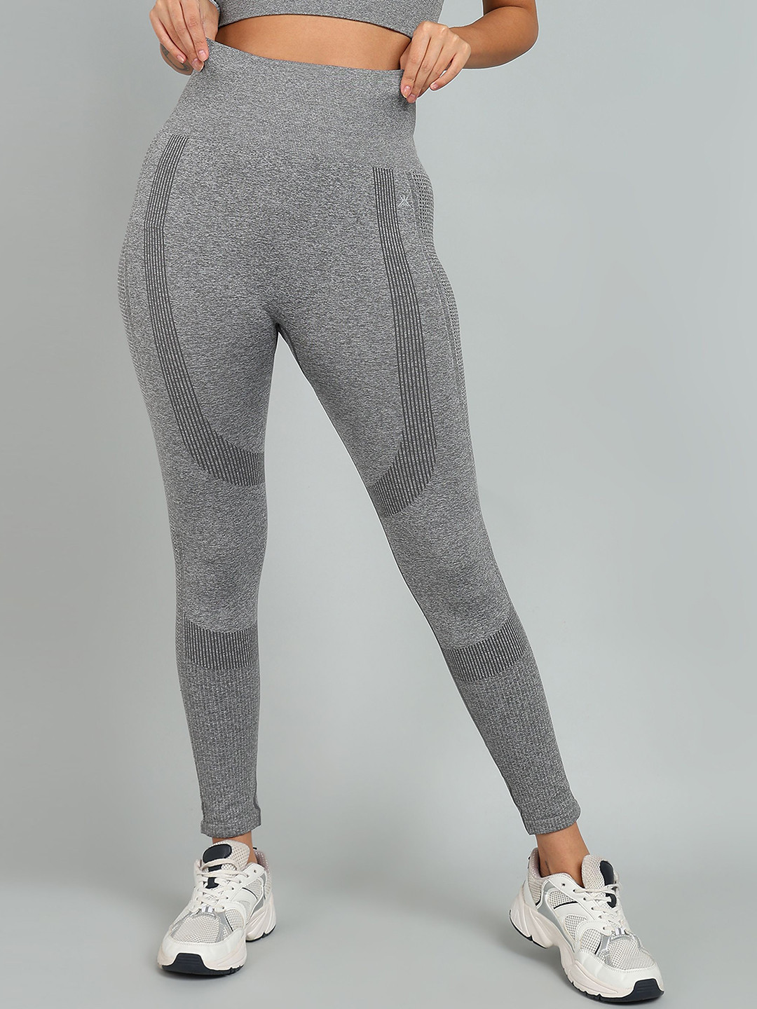 KOBO Self Design Ankle Length Seamless Sports Tights