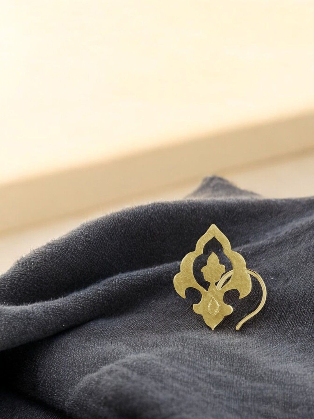 Sangria 925 Sterling Silver Arabic Style Stud Nosepin