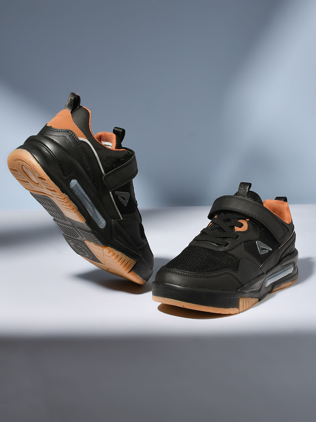 IMPAKTO Men Sneakers
