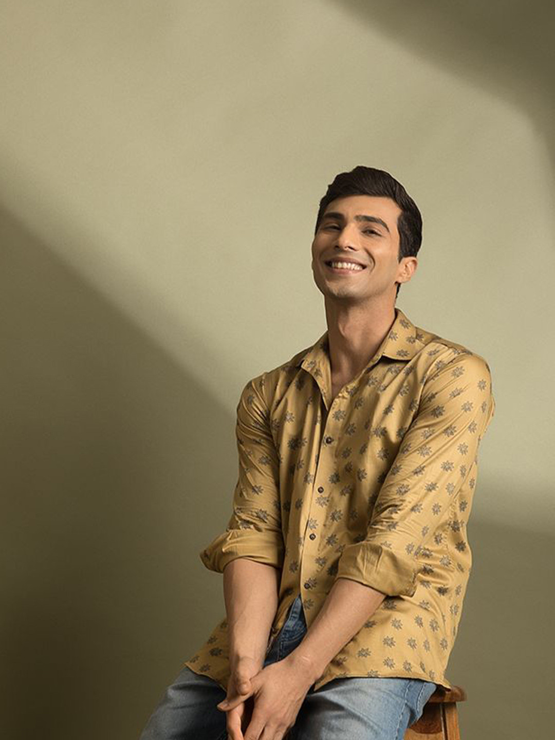 Mculine Men Standard Opaque Printed Casual Shirt