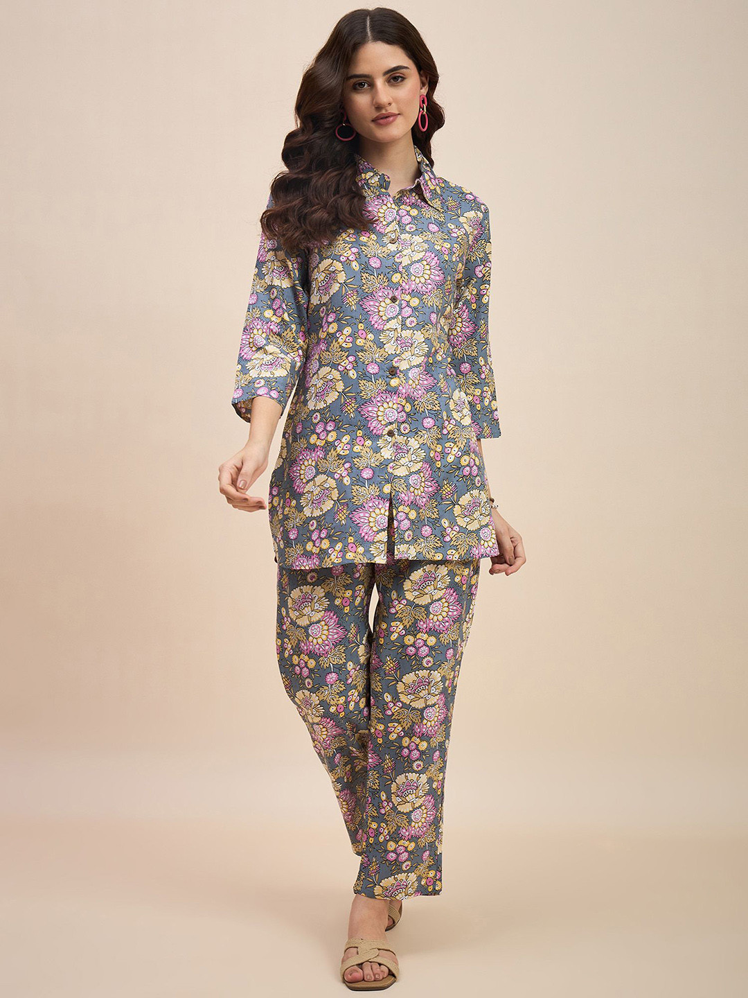 TRUVON FASHIONS Grey & Pink Printed Shirt Collar Co-Ords Set