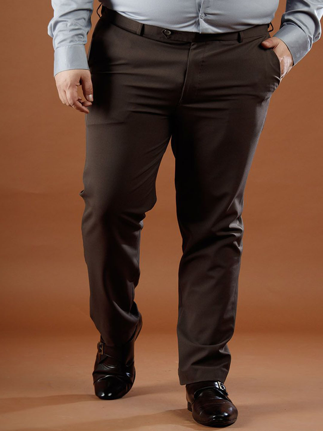 Muffynn Men Relaxed Straight Leg Straight Fit Mid-Rise Trousers