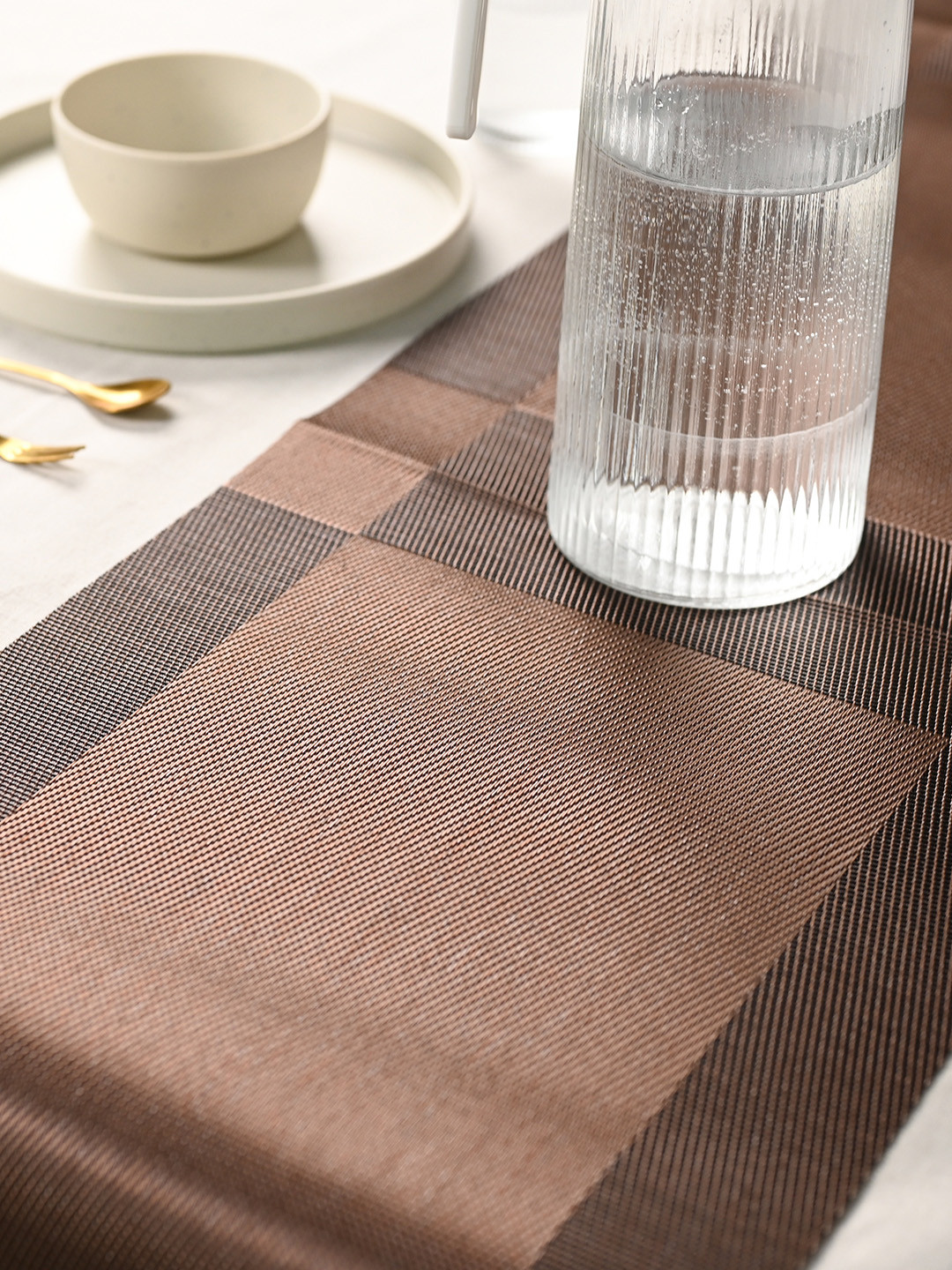 MARKET99 Brown Checked Table Runner