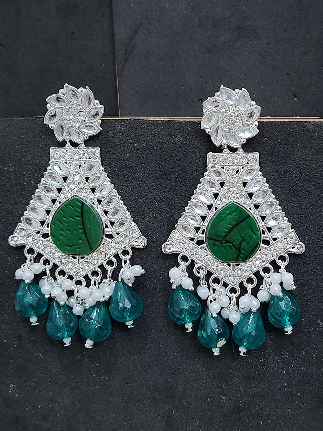 MADDY SPACE Floral Drop Earrings